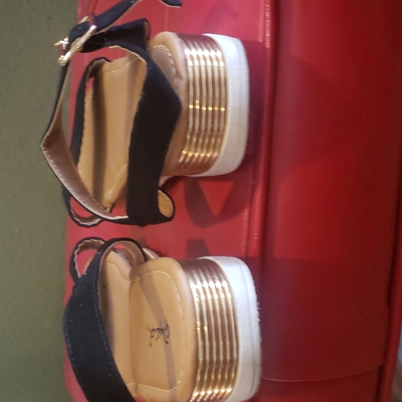 Black sandals - Picture 3 of 5